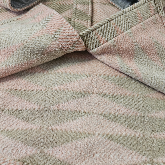 VISSLA Men's Pink and Tan Shirt Jacket - Picture 3 of 6